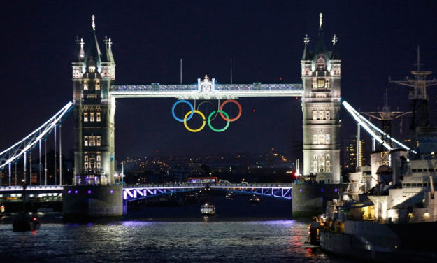 olympic rings night.jpg - 51149 Bytes